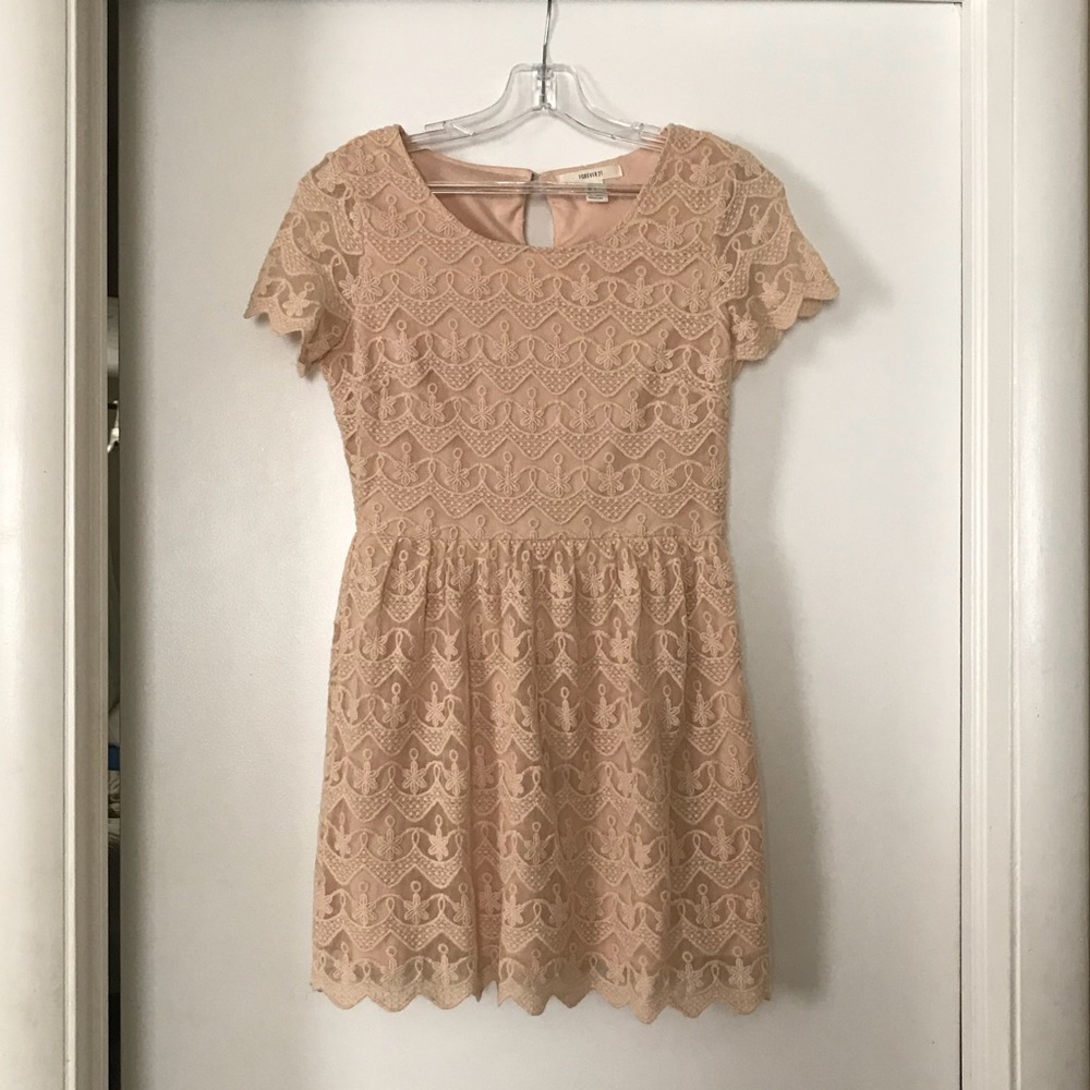 Forever 21 Cream/Tan Floral Lace Dress Small